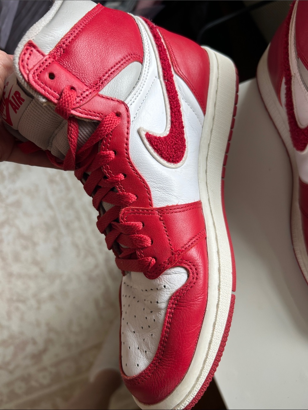 Air Jordan 1 Retro High OG - Red & White - Picture 4 of 6